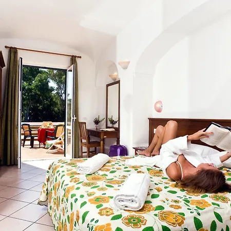 Angela & Hotel 3*